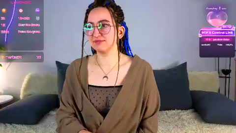Snapshot of teasemilf chatting on 07-28-26, 05:14 Lady Oudrey online show from 07-28-26, 05:14