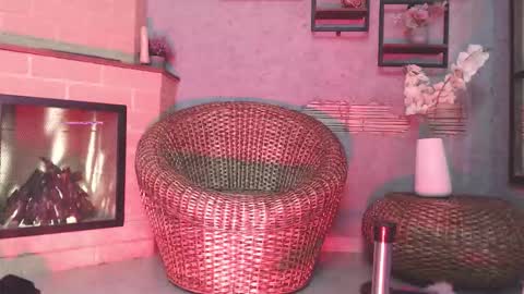 Snapshot of teasybabe chatting on 12-04-25, 12:20 ashley online show from 12-04-25, 12:20