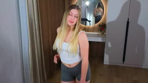 Sara online show from 04-16-26, 02:12