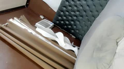 EVA GLASSCOTT online show from 01-09-25, 10:20