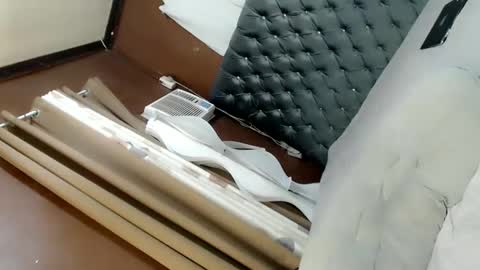 EVA GLASSCOTT online show from 01-29-25, 08:18