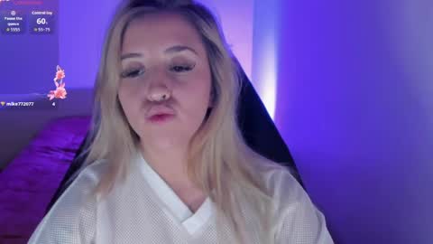 Snapshot of temptationsweet__ chatting on 05-10-26, 11:26 Sara online show from 05-10-26, 11:26