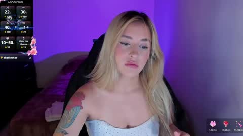 Snapshot of temptationsweet__ chatting on 05-12-26, 04:37 Sara online show from 05-12-26, 04:37