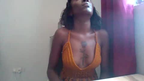 Snapshot of temptiebony69 chatting on 10-02-25, 10:00 temptiebony69 online show from 10-02-25, 10:00