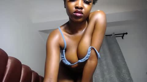 Snapshot of tempting_tiah chatting on 07-23-26, 01:58 tiah online show from 07-23-26, 01:58