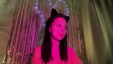 Snapshot of temptingvision chatting on 12-17-25, 02:45 temptingvision online show from 12-17-25, 02:45