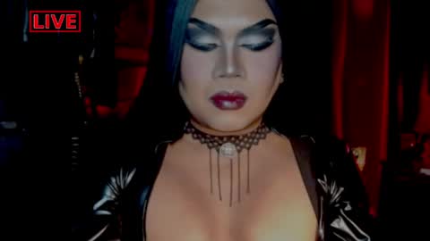 Snapshot of temptress_cocoxxx chatting on 06-07-26, 12:15 Mistress Coco online show from 06-07-26, 12:15