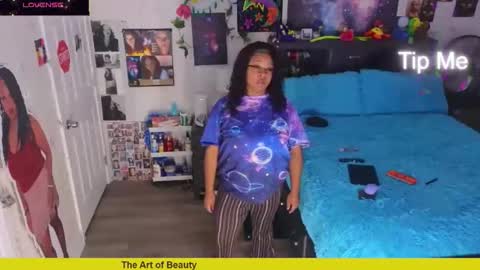 Snapshot of temptressbeauty24 chatting on 11-25-25, 05:29 Gaia online show from 11-25-25, 05:29