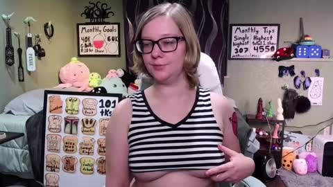 Pixie and Tentacle Overlord online show from 01-21-25, 05:16