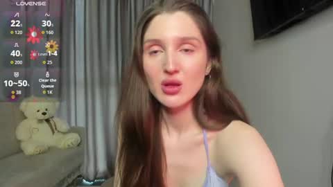 Snapshot of tender_babyyy chatting on 06-15-26, 11:12 Amina online show from 06-15-26, 11:12