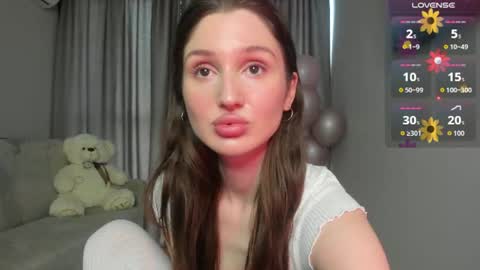 Snapshot of tender_babyyy chatting on 06-16-26, 11:35 Amina online show from 06-16-26, 11:35