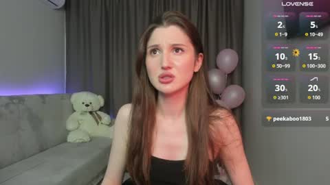Snapshot of tender_babyyy chatting on 06-18-26, 06:56 Amina online show from 06-18-26, 06:56
