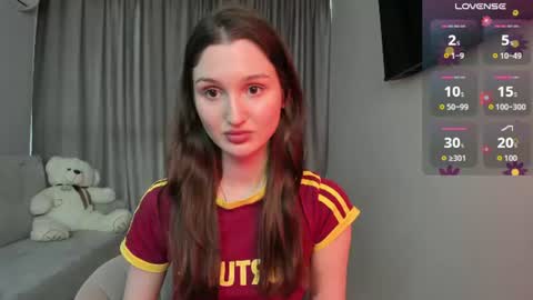 Snapshot of tender_babyyy chatting on 06-28-26, 11:27 Amina online show from 06-28-26, 11:27