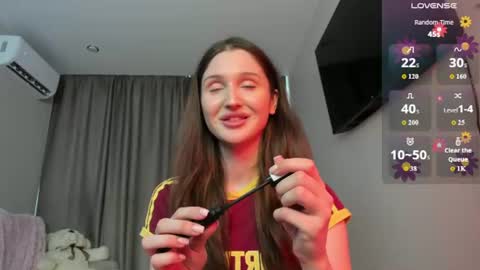 Snapshot of tender_babyyy chatting on 07-10-26, 11:57 Amina online show from 07-10-26, 11:57