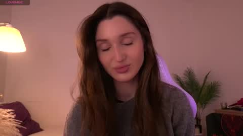 Amina online show from 12-19-25, 10:22