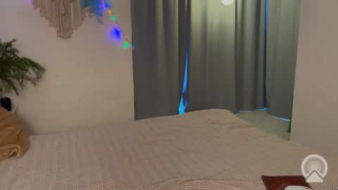 Snapshot of tendersea chatting on 01-19-26, 01:15 inst r0seamber0 online show from 01-19-26, 01:15