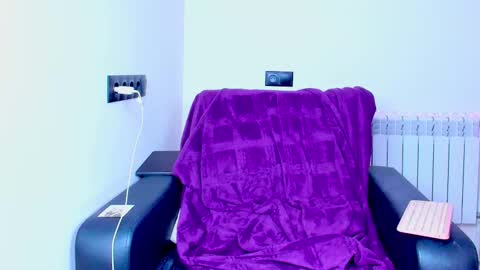 Snapshot of tenebrise chatting on 10-01-25, 12:27 Kira online show from 10-01-25, 12:27