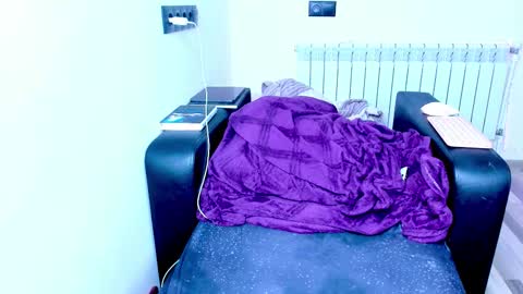 Kira online show from 11-10-25, 10:42