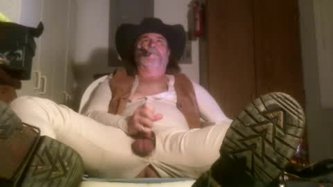 Snapshot of tennredneck chatting on 12-11-24, 05:21 Tennredneck online show from 12-11-24, 05:21