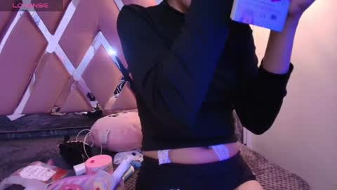 Terra Elowen online show from 11-19-25, 11:32