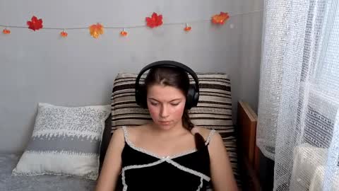 Anny Simpson online show from 10-21-25, 04:35