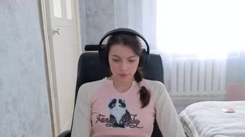 Anny Simpson online show from 10-29-25, 04:26