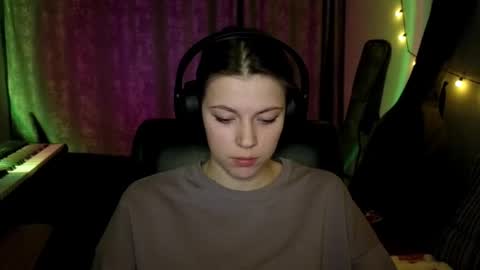 Anny Simpson online show from 03-18-26, 09:40