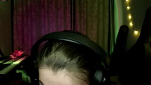 Anny Simpson online show from 03-25-26, 07:09