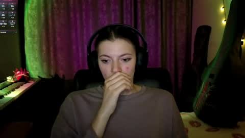 Anny Simpson online show from 04-12-26, 08:14