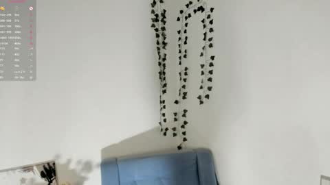Caroline online show from 05-10-26, 04:23