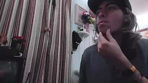 Snapshot of tesla454 chatting on 11-23-25, 07:19 Danny Boy online show from 11-23-25, 07:19