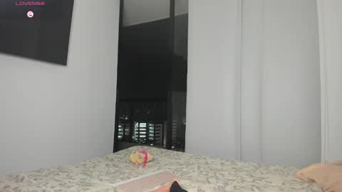 Snapshot of tessa_evanss chatting on 06-03-26, 12:35 Tessa online show from 06-03-26, 12:35
