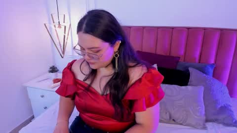 Snapshot of tessa_sinclaire chatting on 10-06-25, 11:35 TERESA online show from 10-06-25, 11:35