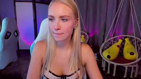 Snapshot of tessahamilton chatting on 10-30-25, 01:23 TessaHamilton online show from 10-30-25, 01:23