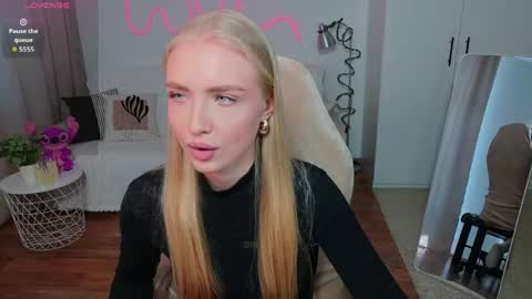 Snapshot of tessahamilton chatting on 05-03-26, 08:53 TessaHamilton online show from 05-03-26, 08:53