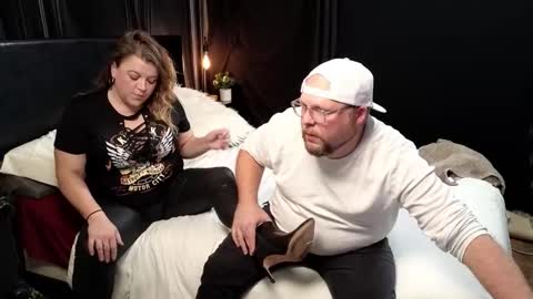 Snapshot of tessajaxonafterdark chatting on 10-12-25, 06:12 Tessa and Jaxon online show from 10-12-25, 06:12