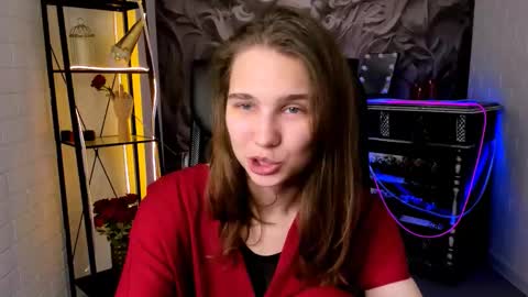 Tessa online show from 09-10-25, 06:24