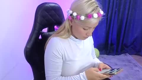 Tessy online show from 12-17-24, 05:04