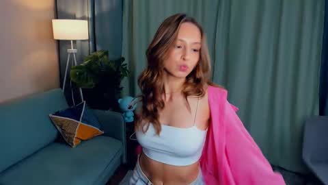 Snapshot of tessiekhanponaphan chatting on 09-10-25, 05:24 Cindy online show from 09-10-25, 05:24