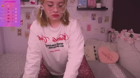 Snapshot of tesspleasure chatting on 01-02-25, 02:54 TESSA online show from 01-02-25, 02:54