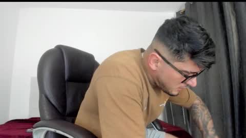 Snapshot of teylor_creed chatting on 11-15-25, 06:04 teylor creed online show from 11-15-25, 06:04