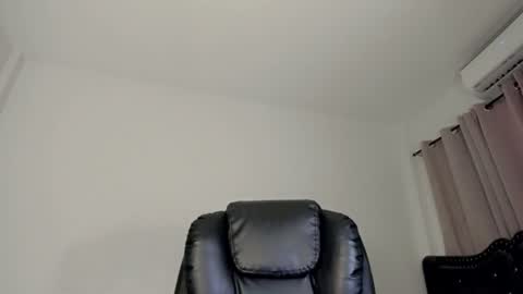 Luna online show from 06-23-26, 06:17