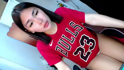 Snapshot of tgirljennie69 chatting on 12-27-24, 10:48 jennie online show from 12-27-24, 10:48