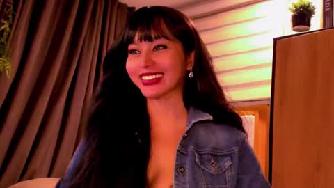 Snapshot of th3r3sa chatting on 12-05-24, 03:15 th3r3sa online show from 12-05-24, 03:15