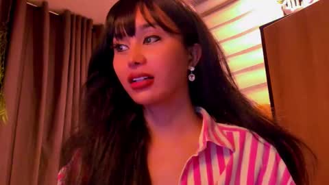 Snapshot of th3r3sa chatting on 02-05-25, 02:37 th3r3sa online show from 02-05-25, 02:37