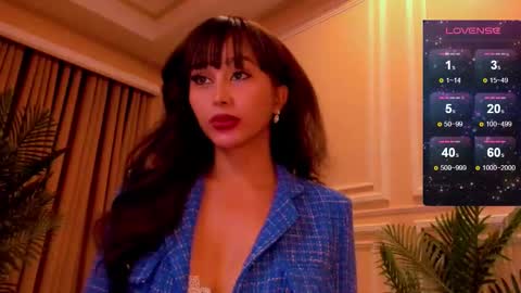 Snapshot of th3r3sa chatting on 10-05-25, 03:54 th3r3sa online show from 10-05-25, 03:54