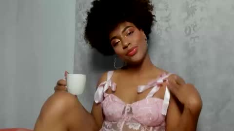 Snapshot of thaimy_ chatting on 11-05-25, 11:16 thaimy_ online show from 11-05-25, 11:16