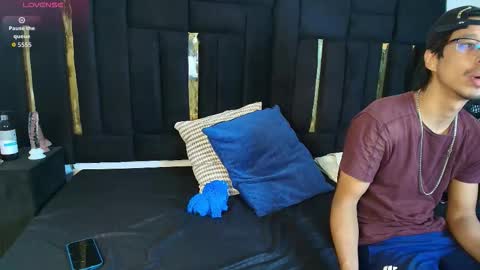 T H A I S  online show from 11-19-25, 09:37