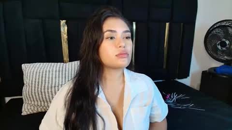 Snapshot of thaisadara24 chatting on 02-18-26, 09:55 T H A I S online show from 02-18-26, 09:55