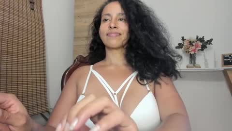 Snapshot of thali_gomex chatting on 01-08-25, 09:34 Thalia Gomex online show from 01-08-25, 09:34